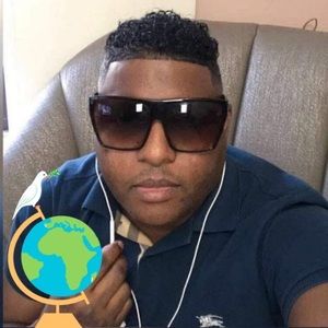 Meet your Posher, Carlos